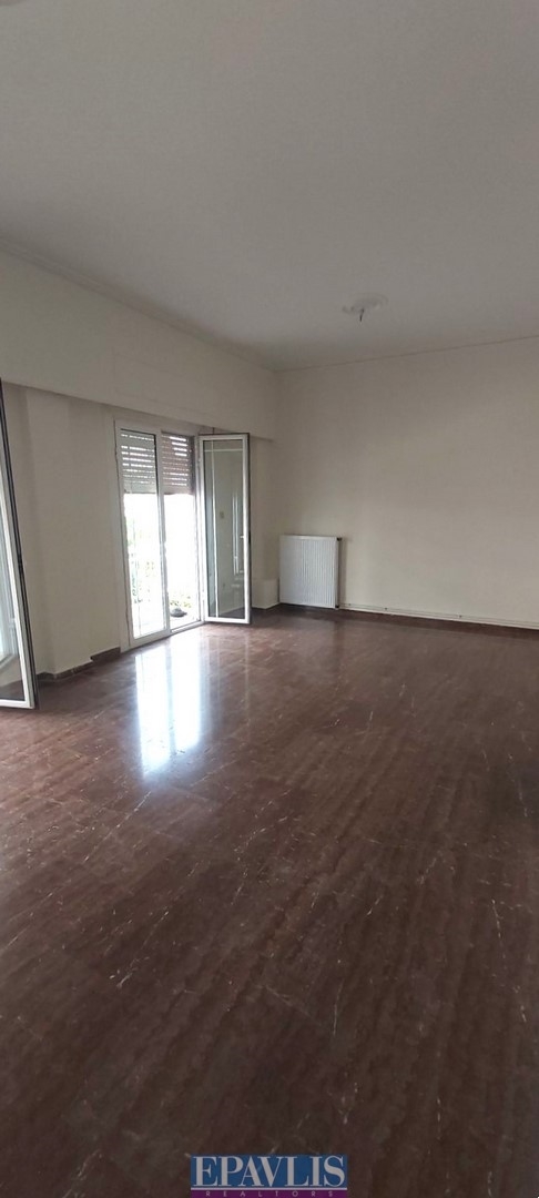 1726576, (Verkauf) Wohnung/Residenz  || Piraias/Nikaia - 203 m², 5 Schlafzimmer, 350.000€