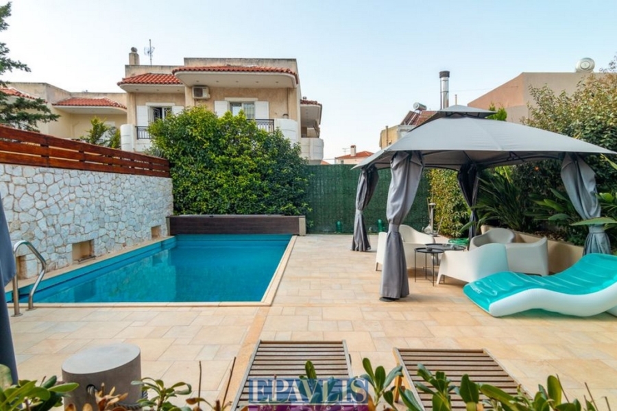 1782351, (For Sale) Residential Detached house || Athens South/Glyfada - 350 Sq.m, 4 Bedrooms, 2.000.000€